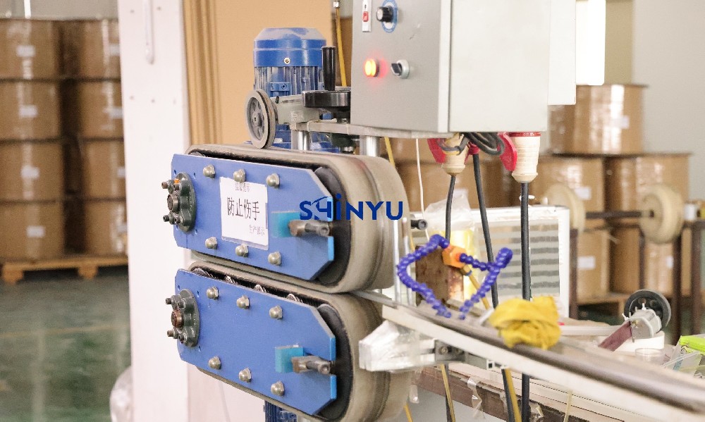 Тянущее устройство Shinyu Plastic Products Co., Ltd.