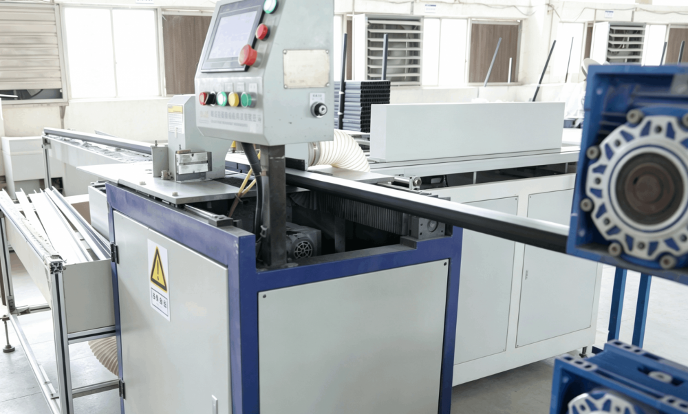 Отрезная машина Shinyu Plastic Products Co., Ltd.
